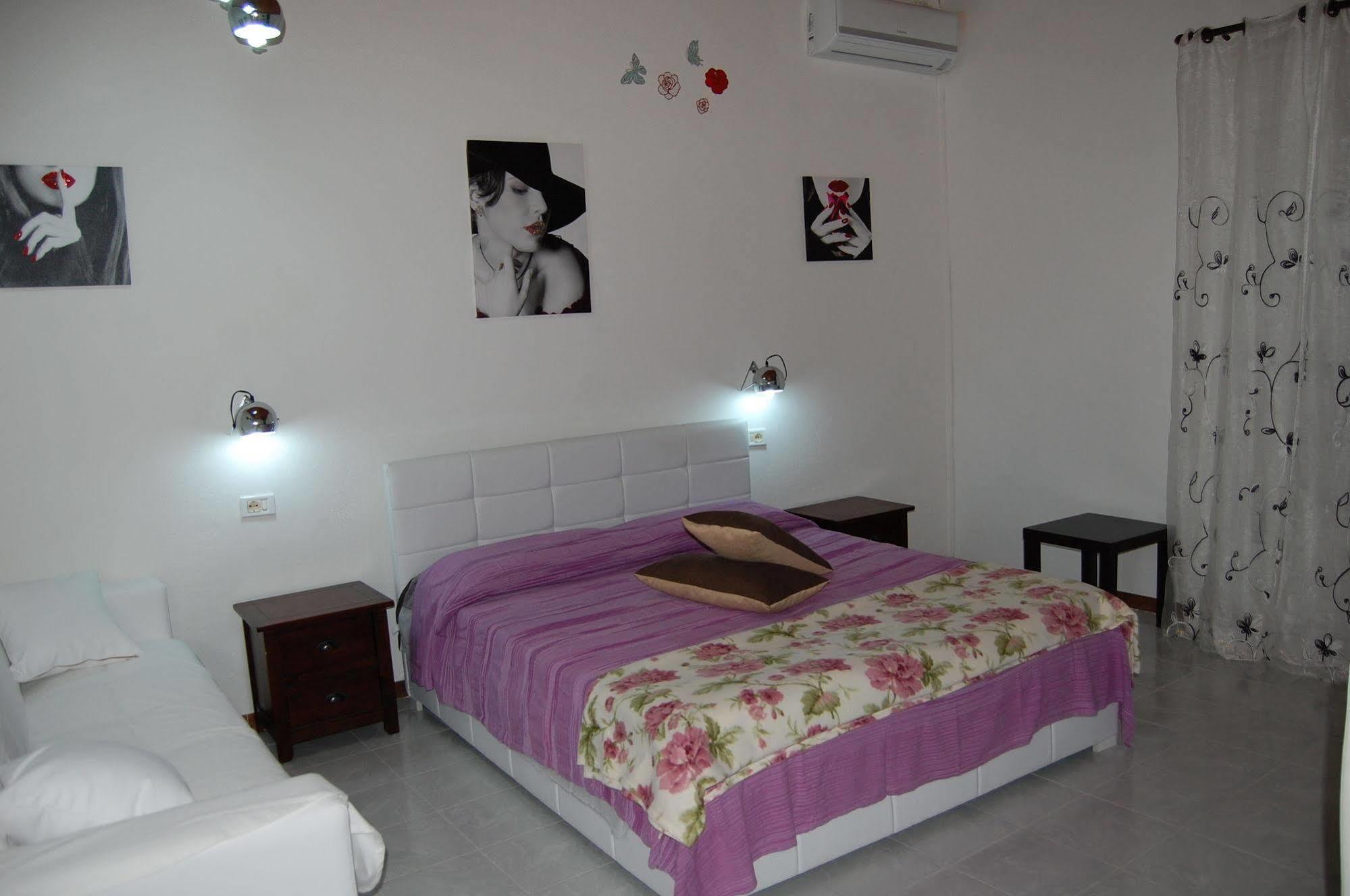 Il Mirto E La Rosa Bed & Breakfast Arenella  Exterior photo